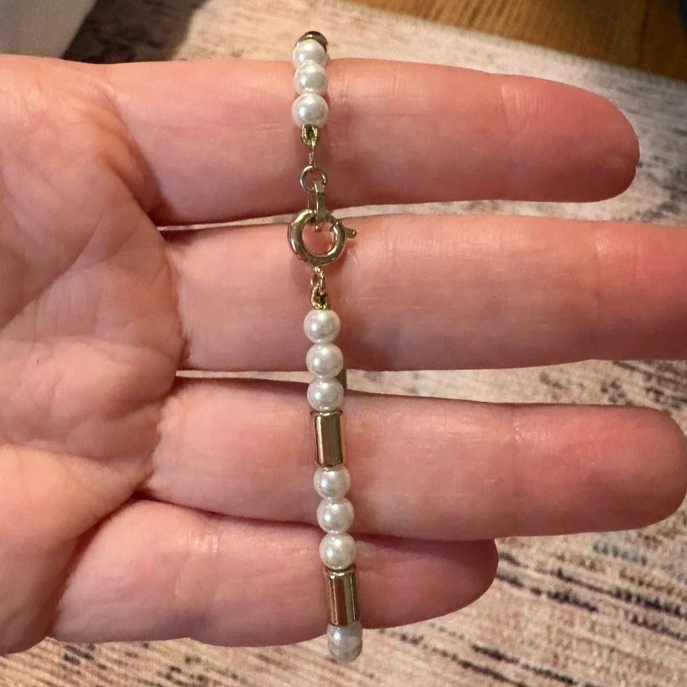 Roxanne Assoulin Gold and White pearl Bracelet - Picture 3 of 3